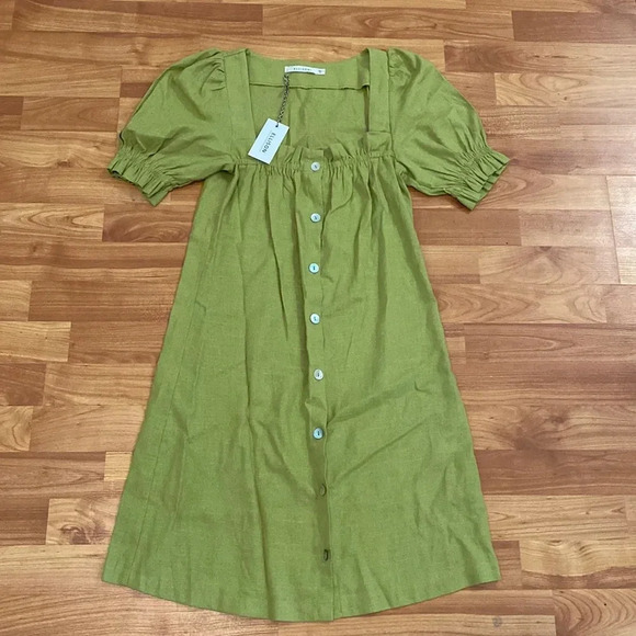 NWT Ellison Dress in Green - Picture 1 of 6